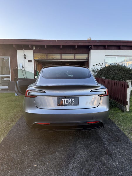 2025 Tesla Model 3 Rear Wheel Drive63612863236867111