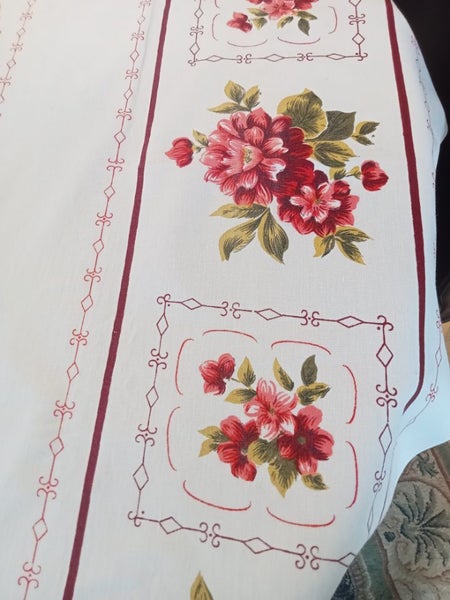 Lovely rectangle cotton floral tablecloth Carousel 2