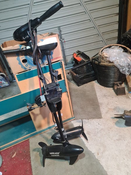 Trolling motor 24V. Used only once very powerful cost $900 Carousel 2
