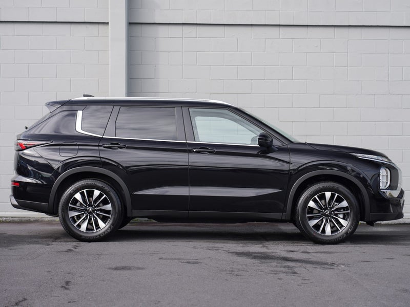 2026 Mitsubishi Outlander LS 2.5P 2WD, photo 3