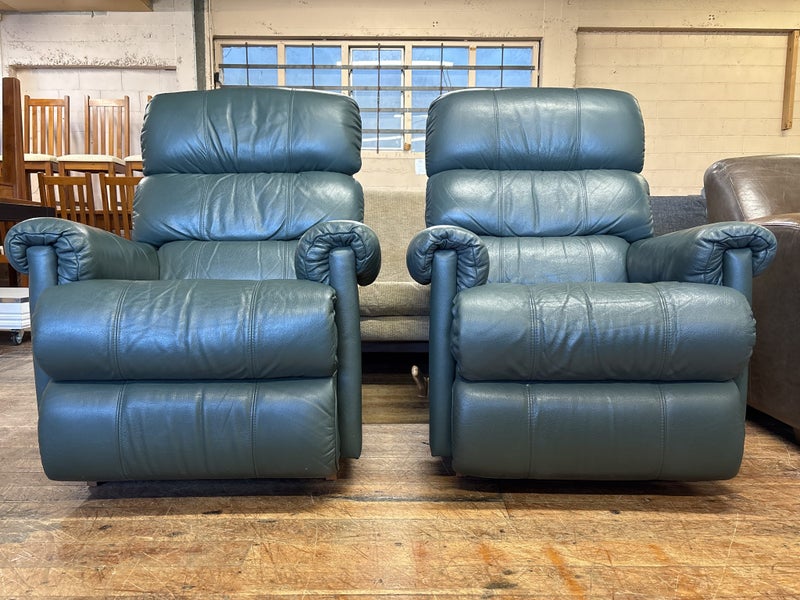 Pair LA-Z-BOY EDEN Leather Rockers/Recliners Carousel 1
