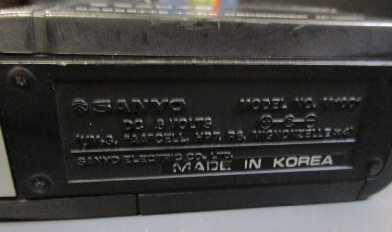 VINTAGE SANYO M1001 CASSETTE TAPE RECORDER Carousel 7