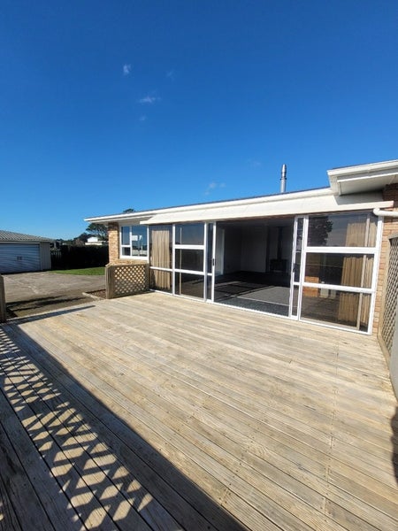 Image 1 of 20