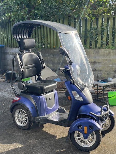 Mobility scooter Carousel 1