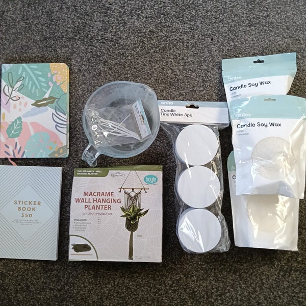 Bulk Craft Lot Pick up Carousel 1