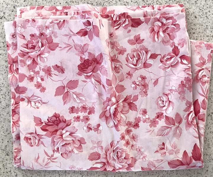 ** RETRO SHEET ** ANTIQUE ROSES ** 162 x 255 cm ** Carousel 1