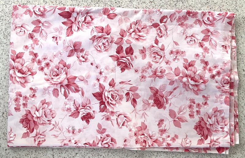 ** RETRO SHEET ** ANTIQUE ROSES ** 162 x 255 cm ** Carousel 2