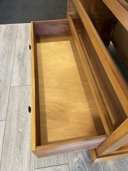 New Zealand Rimu drawers/ dressing with mirror63614402694787114