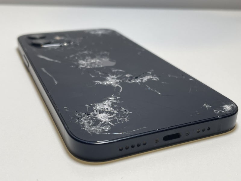 iPhone 12 128GB Black Carousel 10