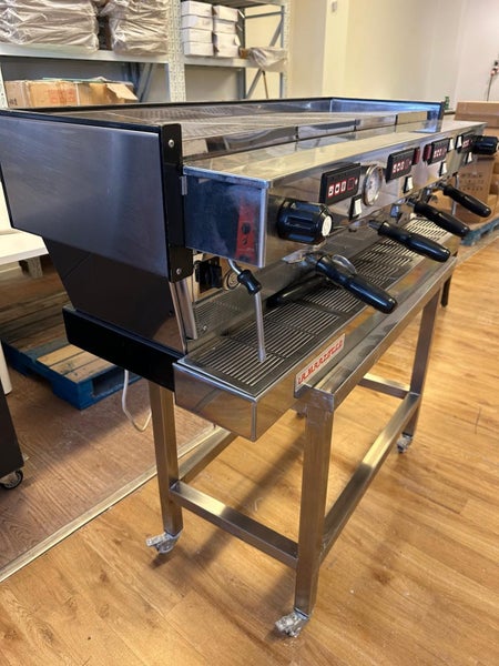 La Marzocco Linea Coffee Machine Carousel 1