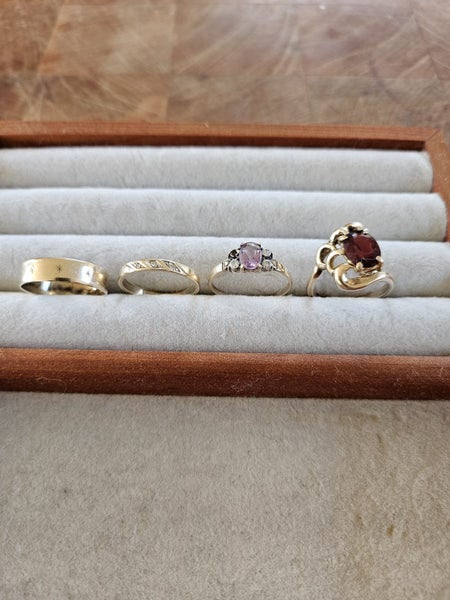 12 GRAMS OF 9CARAT GOLD RINGS SCRAP OR WEAR Carousel 1