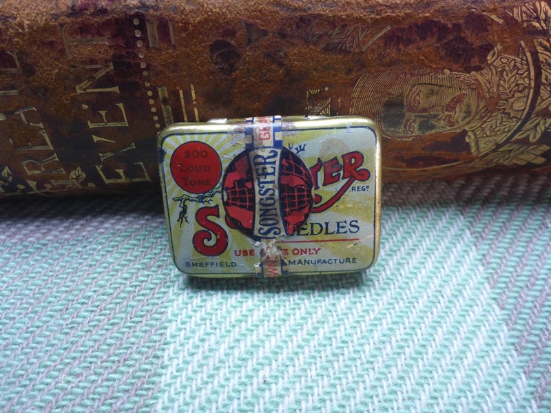 Awesome Old Vintage Gramophone Needles Tin Songster Loud Tone Needles Carousel 1