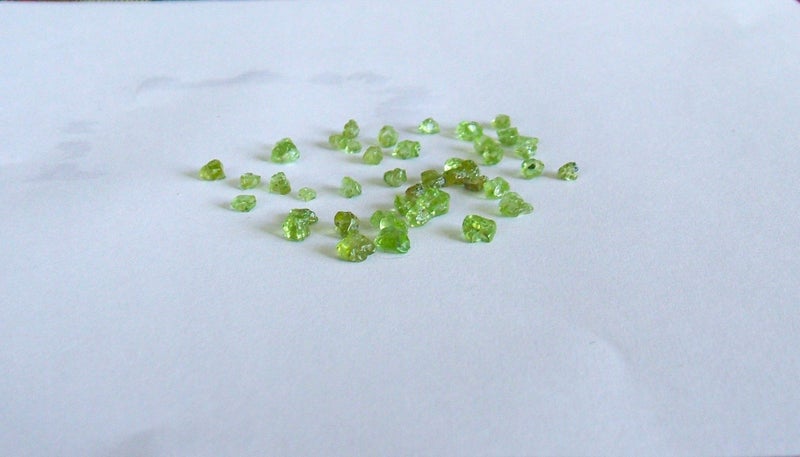JEWELLERS ESTATE MUSEUM 45 x NATURAL PERIDOT MINED IN TANZANIA & BRAZIL Carousel 1