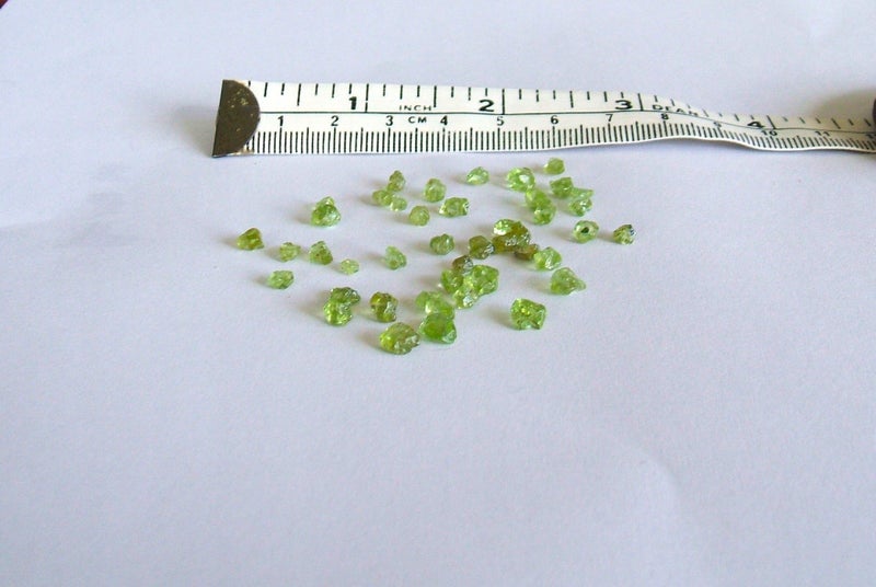 JEWELLERS ESTATE MUSEUM 45 x NATURAL PERIDOT MINED IN TANZANIA & BRAZIL Carousel 2