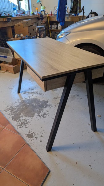 Desk 1200mm Carousel 2