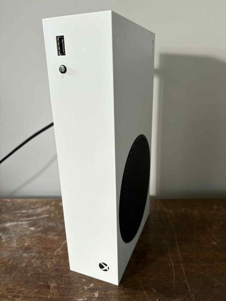 Xbox Series S - With Controller63614799799683111