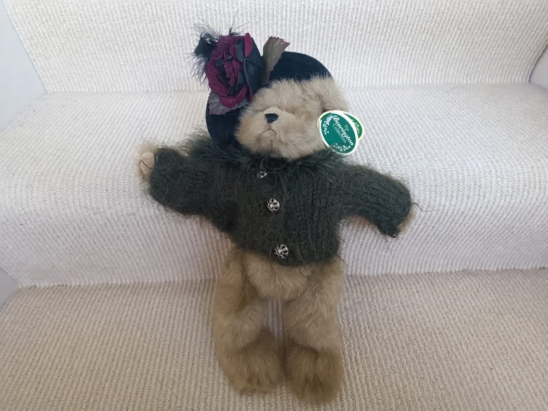 The Bearington Collection Zoe 14in/35cm plush bear Carousel 1