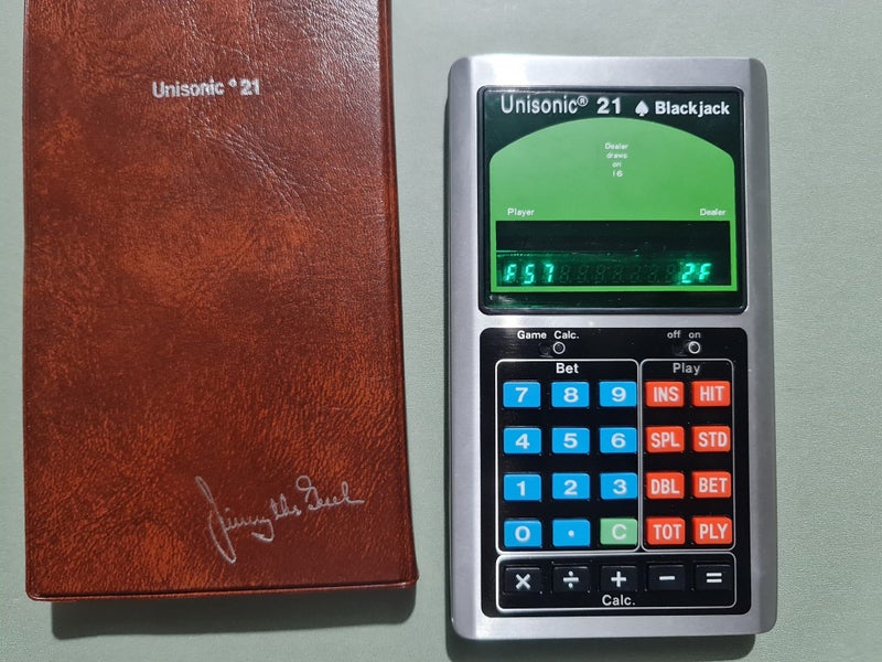 Handheld Early 1977 Green Screen Deluxe Game Calculator Blackjack with box +more Carousel 9