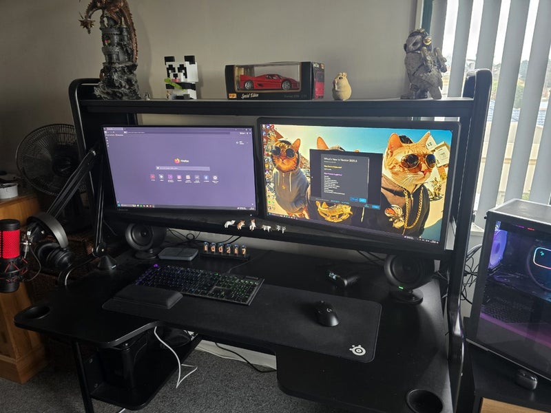 Gaming PC setup Carousel 1
