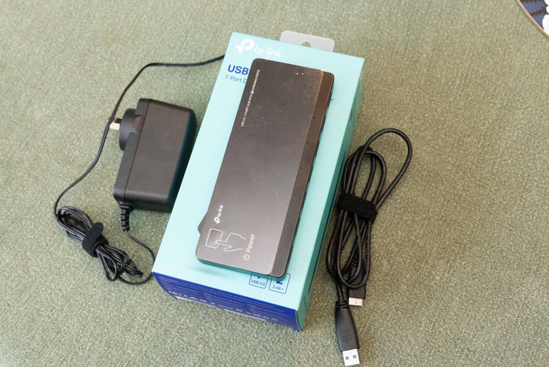 TP-Link UH720 Powered USB 3.0 Hub – 7 Ports + 2x Charging Carousel 1