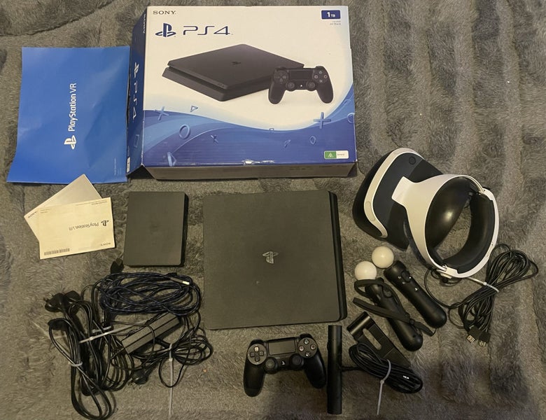PlayStation 4 & VR headset Carousel 1