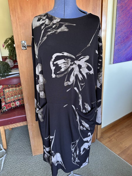 Caroline Sills dress636144199430431110