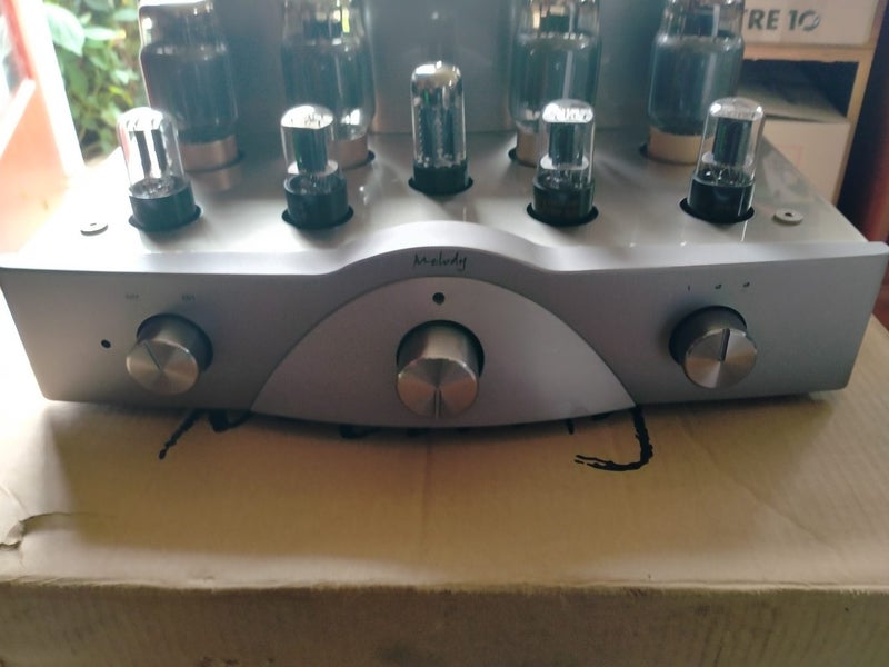 Melody SP9r integrated amplifier Carousel 1