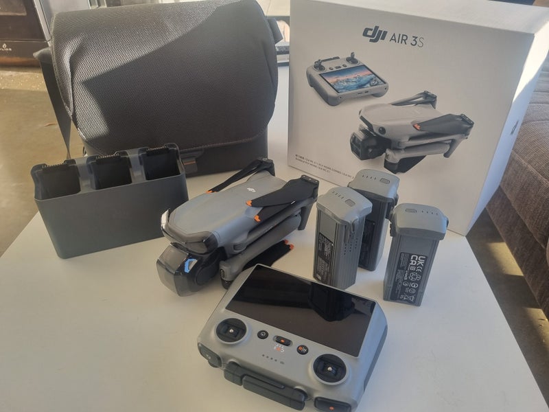DJI Air 3S Drone Fly More Combo (as new) Carousel 5