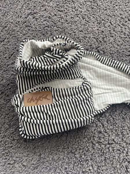 Chekoh baby wrap Carousel 1
