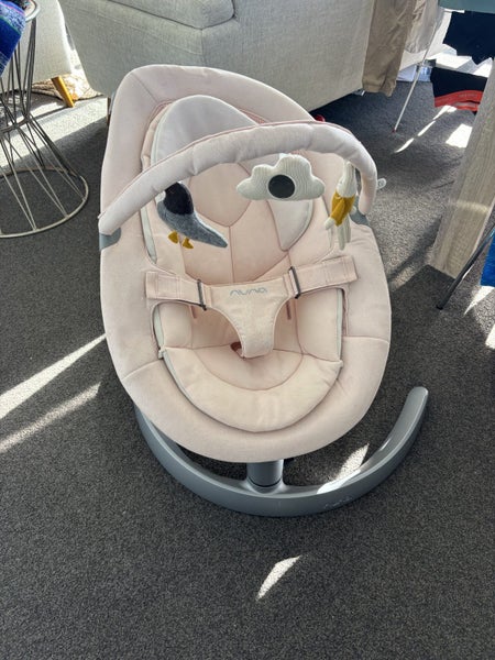 Nuna leaf grow Carousel 1