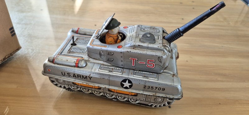 T-5 U.S. Army Tank Carousel 1
