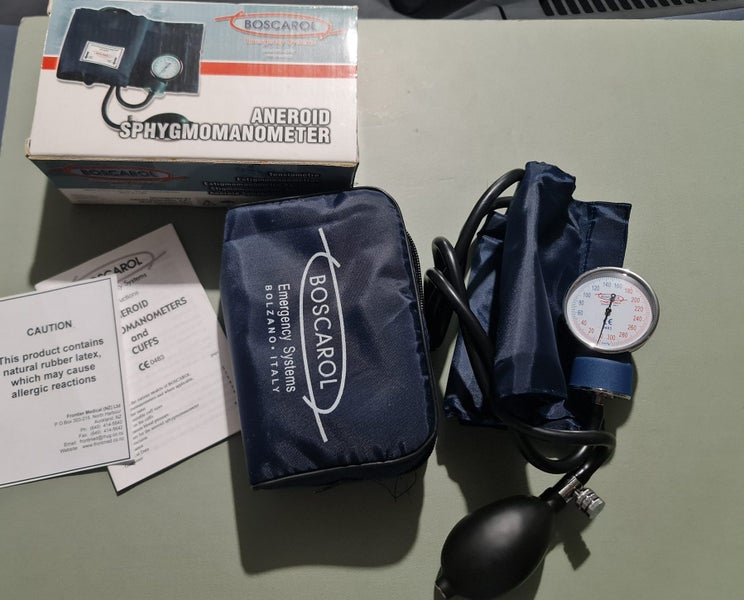 Student Nurse Doctor Lot Stethoscope Manual BP Kit Eye shield kit Barely used Carousel 2