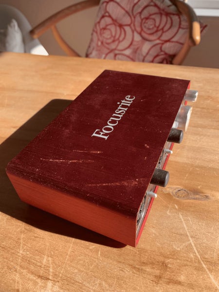 Focusrite Scarlett 2i2 2nd Gen Carousel 1