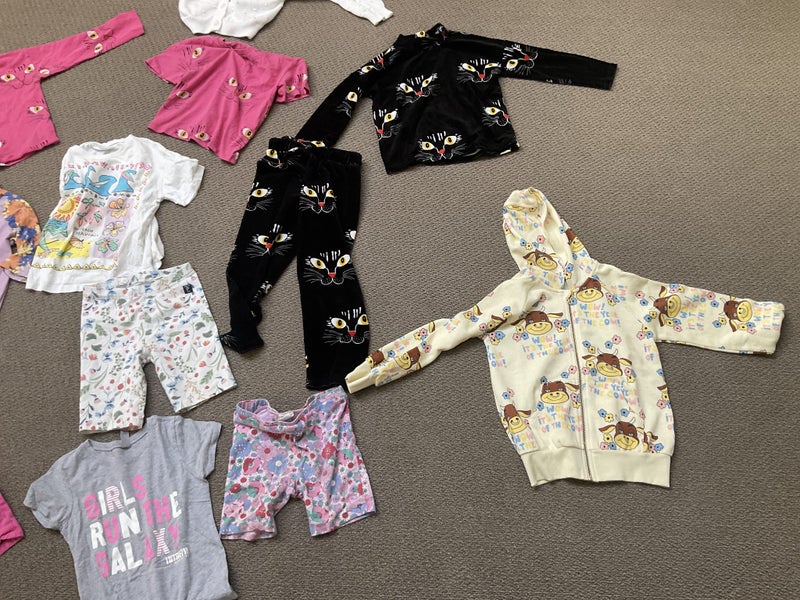 GIRLS CLOTHING BULK LOT63614580410627113