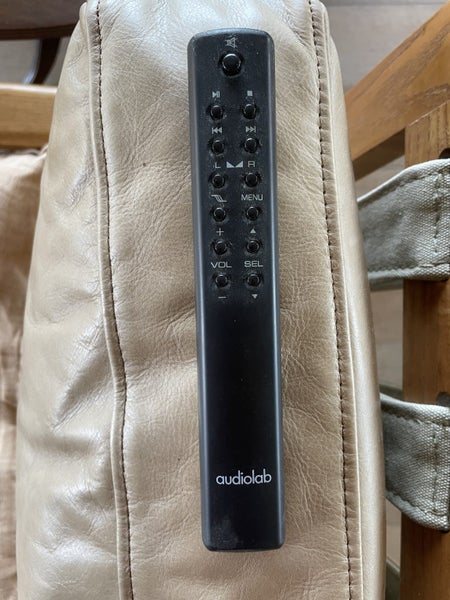 audiolab M-DAC ( Digital to Analogue Converter ) Carousel 4