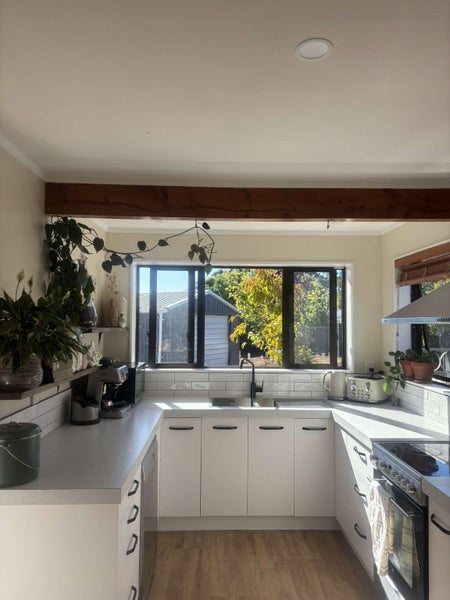 Paraparaumu Beach, 4 bedrooms64623928602755111