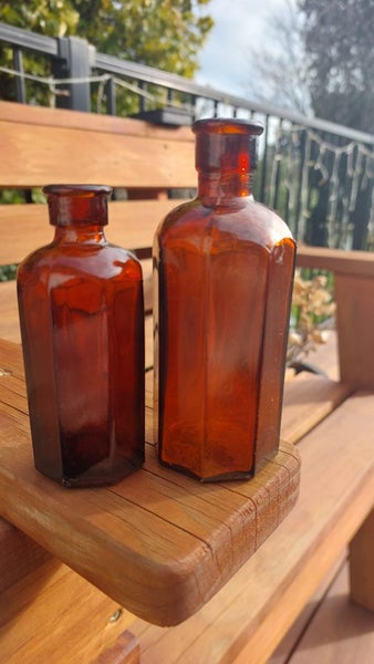 AMBER CHEMIST BOTTLES Carousel 3