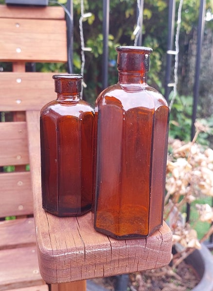 AMBER CHEMIST BOTTLES Carousel 1