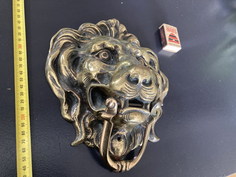 Vintage lion head door knocker, 22cm x 24cm tall Carousel 2