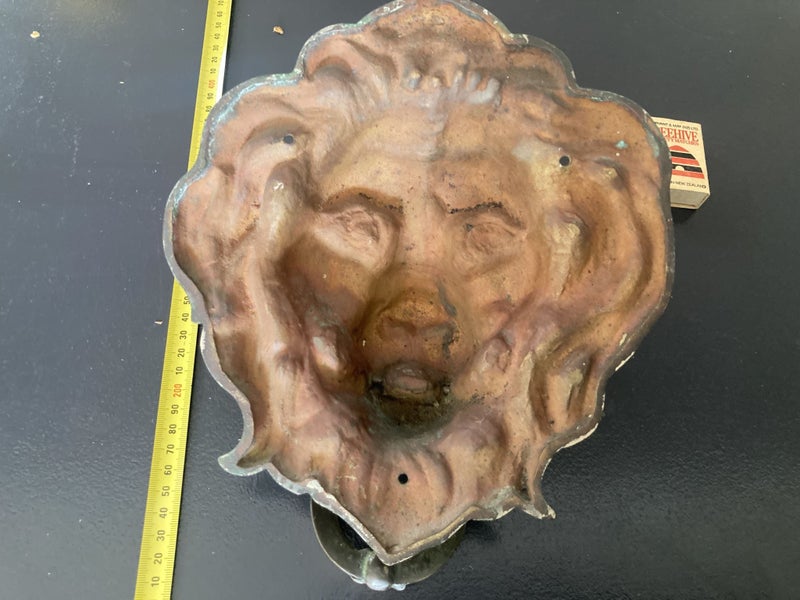 Vintage lion head door knocker, 22cm x 24cm tall Carousel 8