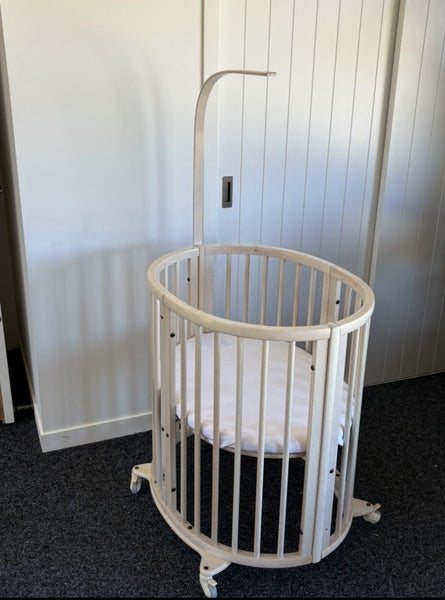 Stokke® Mini & Sleepi Cot Carousel 1