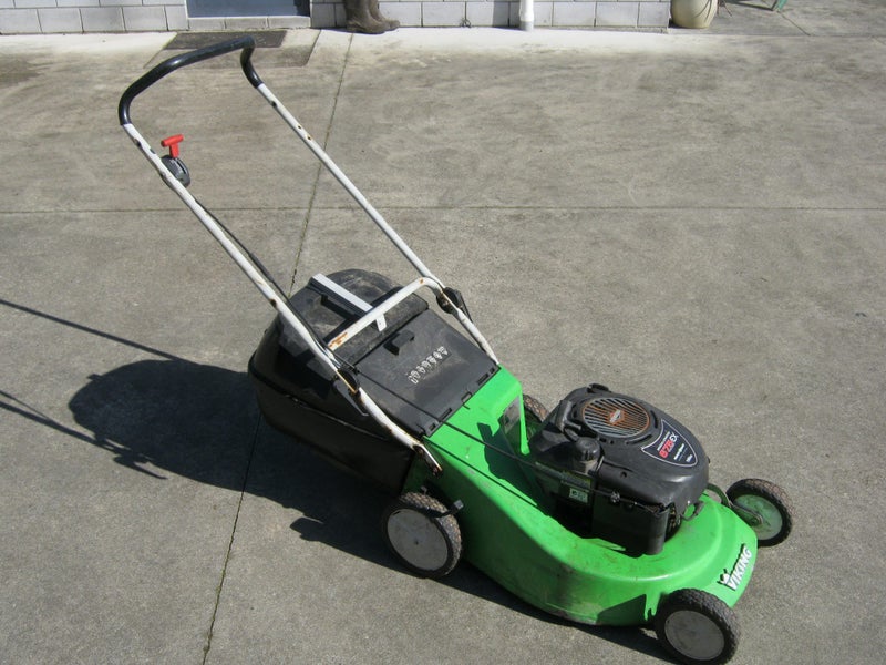 Masport lawnmower 21 inch cut Carousel 1