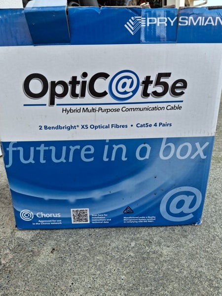 OPTICAT cat 5E hybrid data cable with 2 Fibre Carousel 2