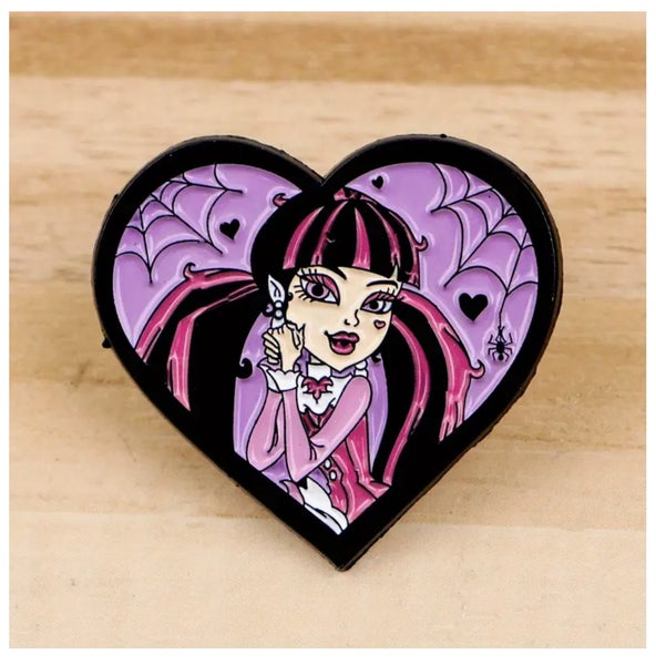 Draculaura Monster High Enamel Pin Carousel 1