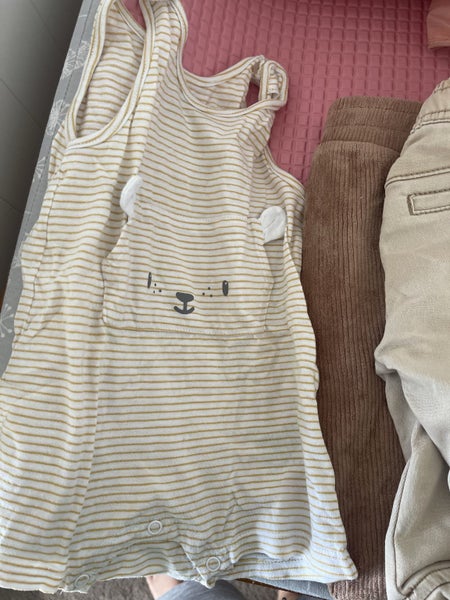 Mixed clothing 3-6months Carousel 3