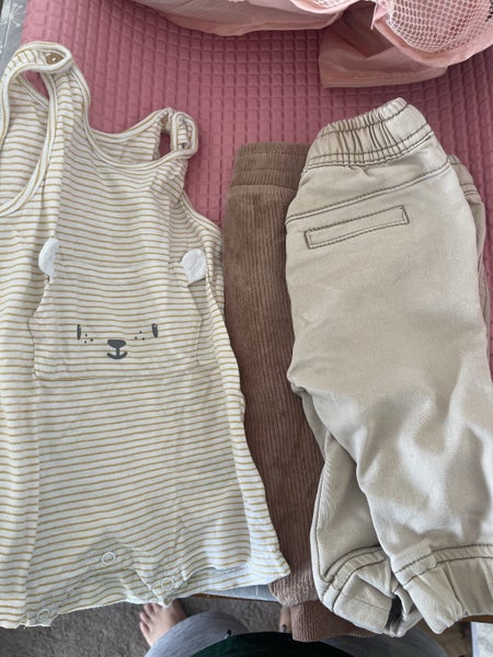 Mixed clothing 3-6months Carousel 1