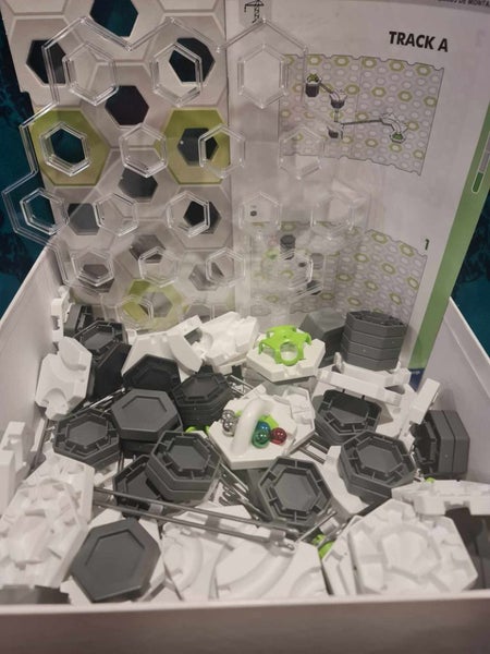 Gravitrax Pro Starter Set Carousel 2