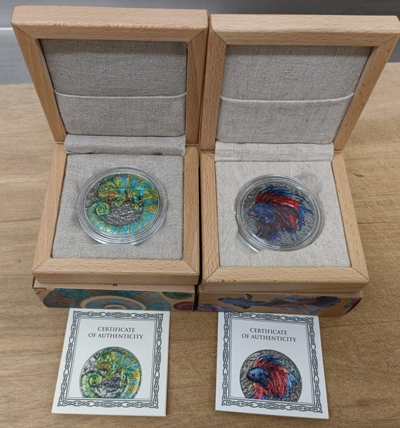 DEALS4DOLLARS - (RARE) CHAMELEON & BETA FISH PURE 999.9 FINE SILVER. Carousel 1