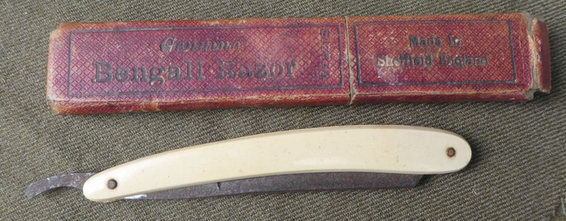 WW2 SOLDIERS RAZOR VERY GOOD ORDER Carousel 1