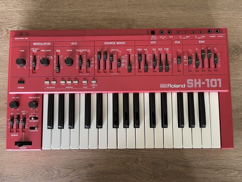 Roland SH-101 Red – Vintage Analog Synth 1980's Carousel 1
